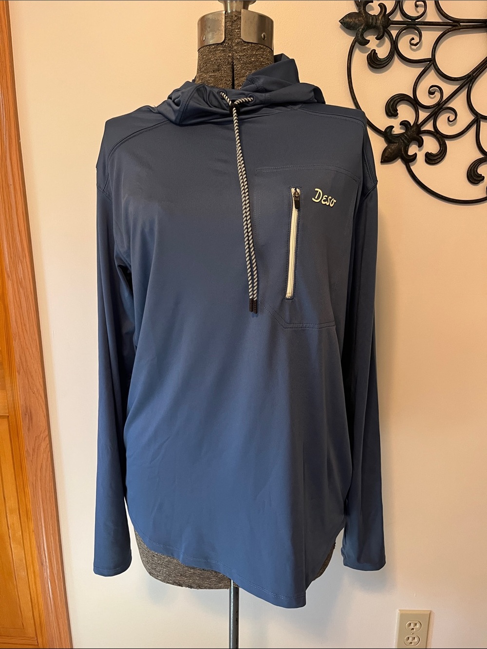 Deso Men's Performance Scuba hooded pullover in Blue, MD